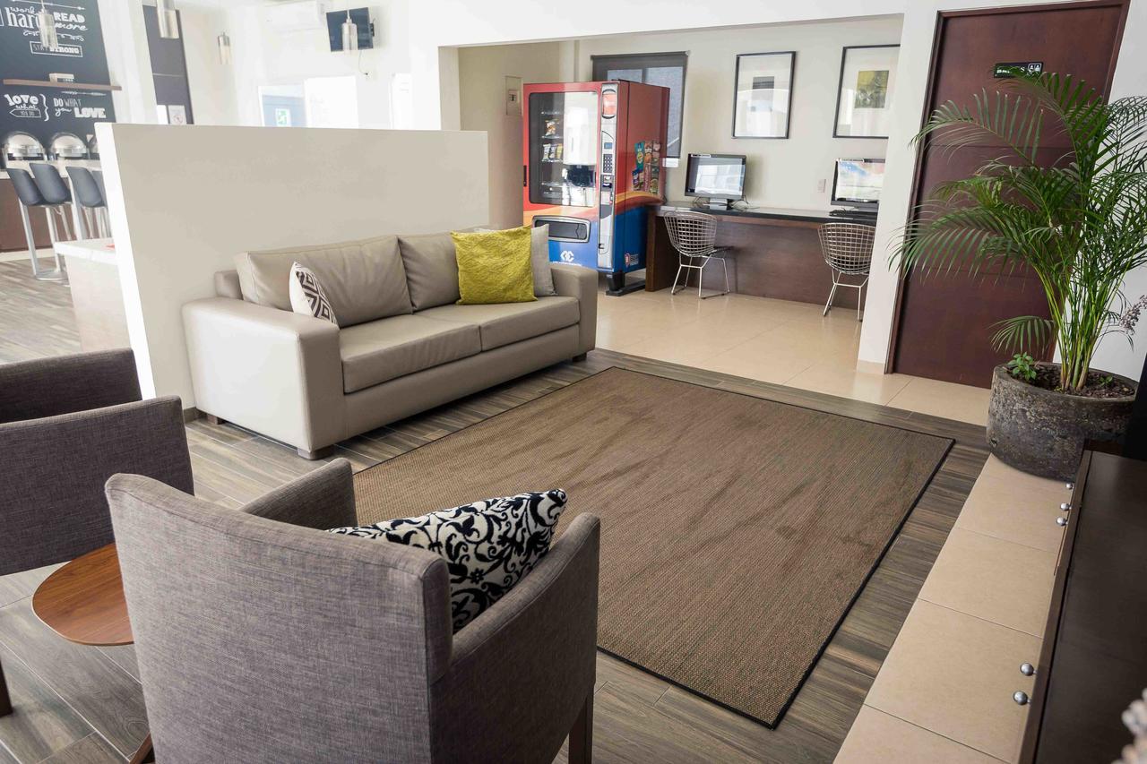 Redwood Villas Zona Industrial سان لويس بوتوسي المظهر الخارجي الصورة
